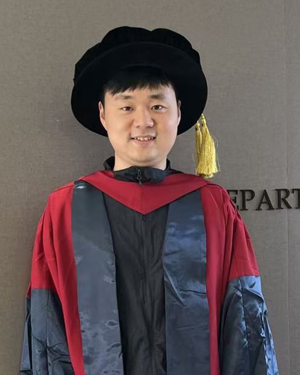 prof_pic-graduation.jpg